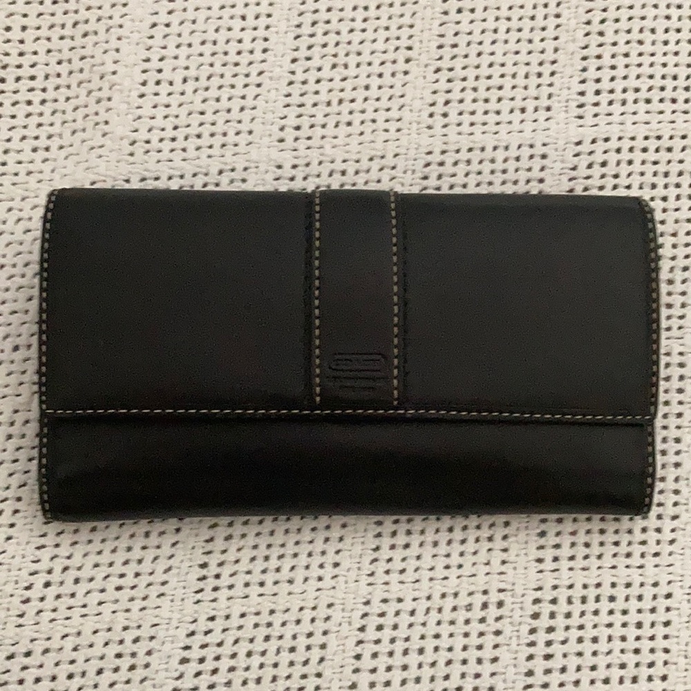 Like new coach wallet with 12 credit card holders inside and outside coin holder